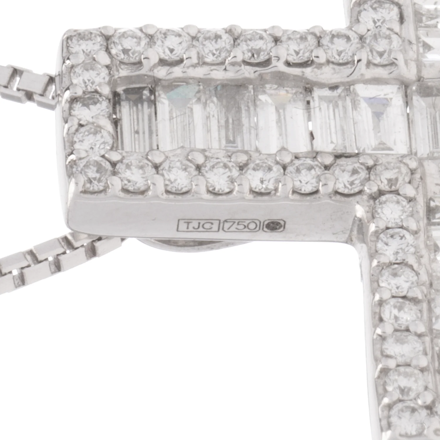 18ct White Gold Diamond Cross Pendant - Image 4