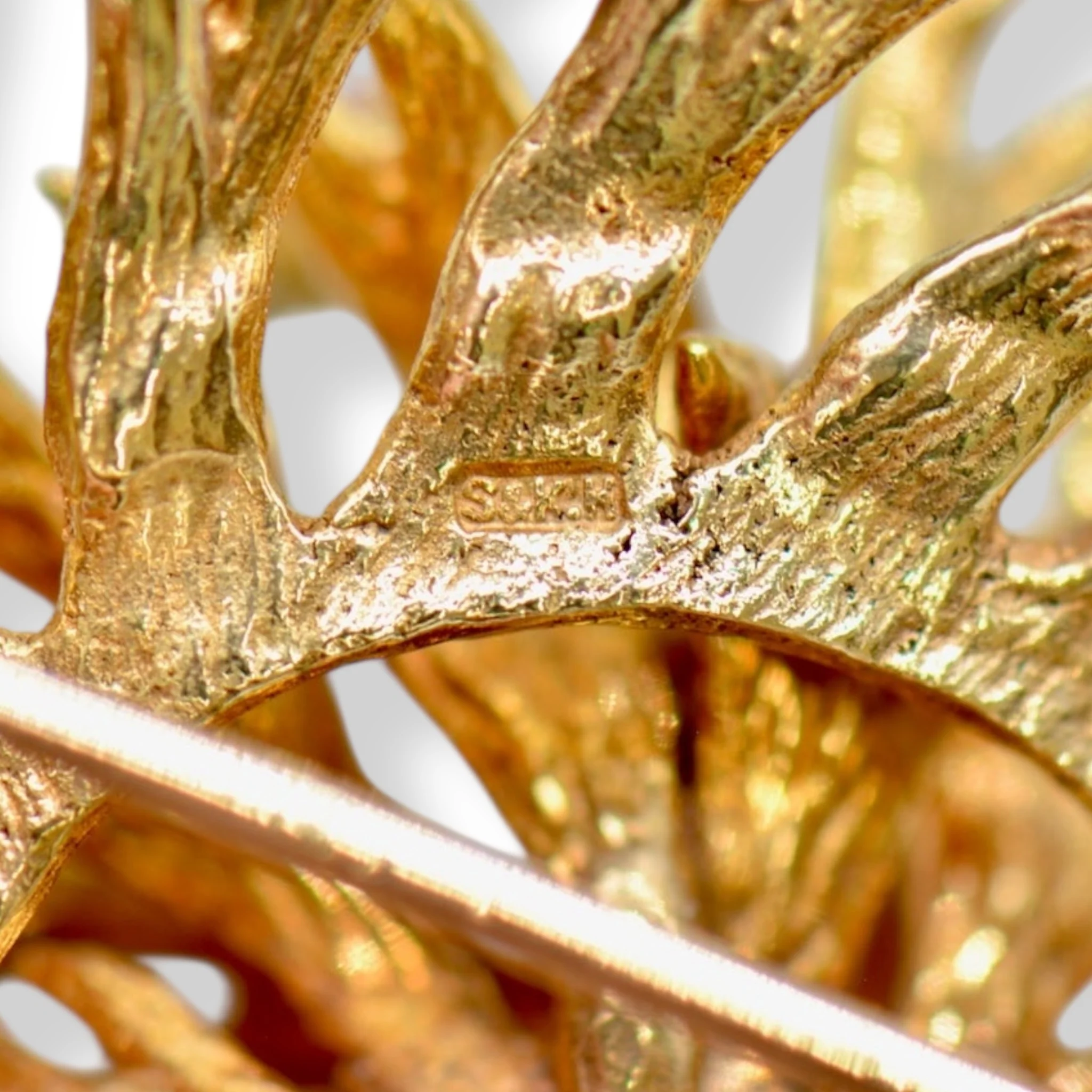 1970’s Ruby & Gold Floral Brooch - Image 3