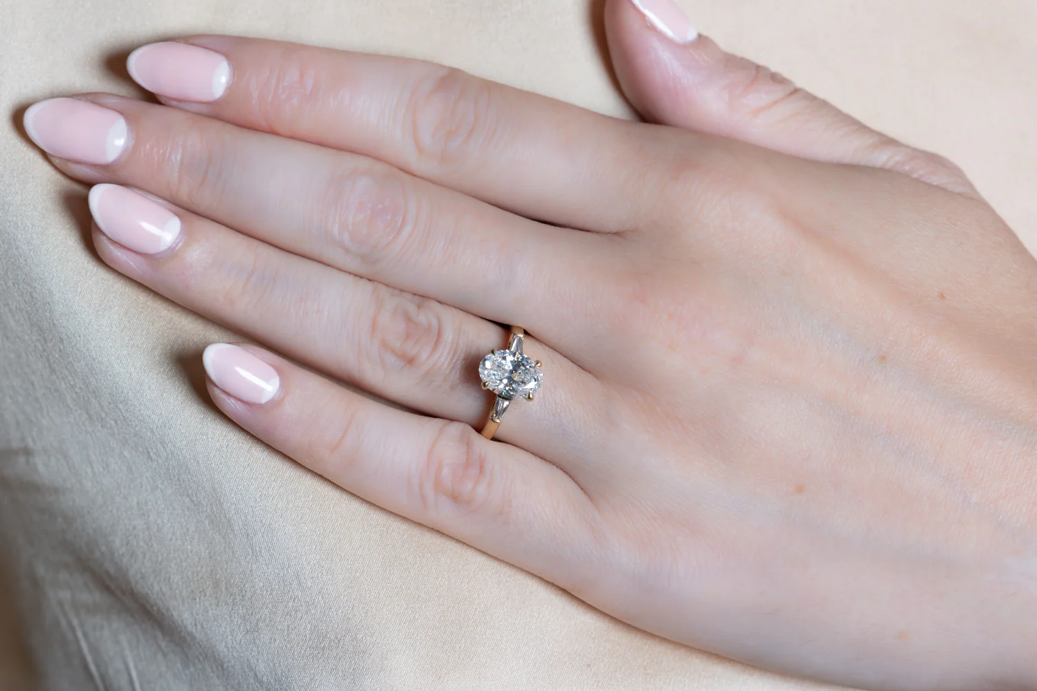 2.2ct Oval Diamond Engagement Ring - Image 5